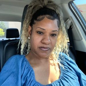 Meet your Posher, Casey